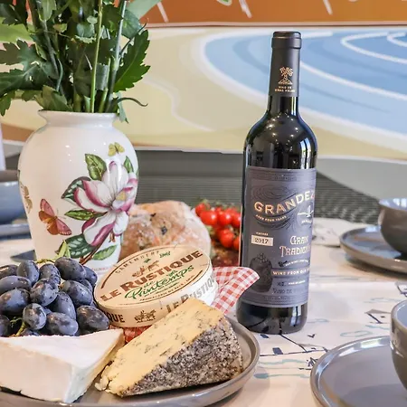 Prestella Semesterbostad *